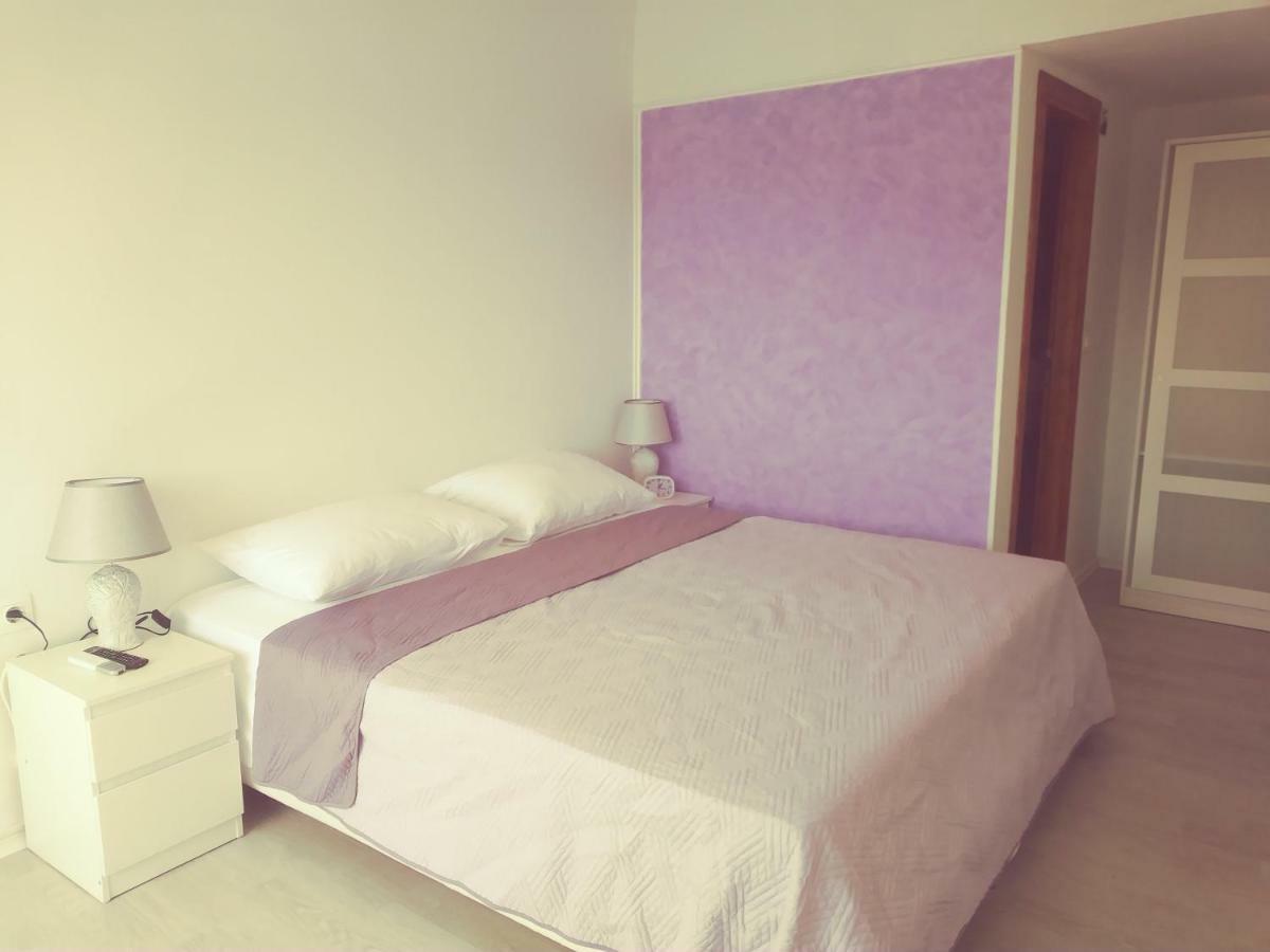 Studio Apartman Anita Apartment สตอน ภายนอก รูปภาพ